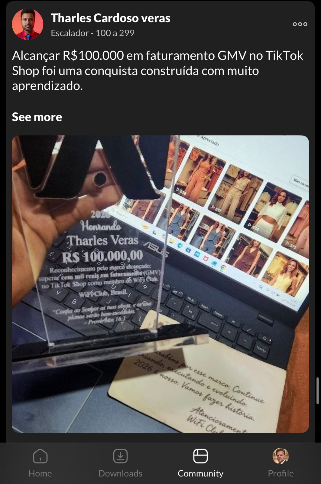 Post da comunidade: Tharles Cardoso Veras com a placa de reconhecimento de R$ 100.000 em faturamento no TikTok Shop